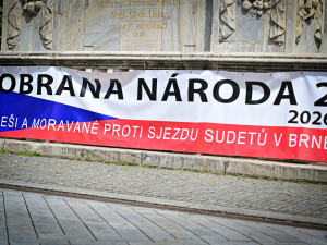 FOTO: Sudetští Němci zasedli s Čechy u společných stolů, přišli i odpůrci