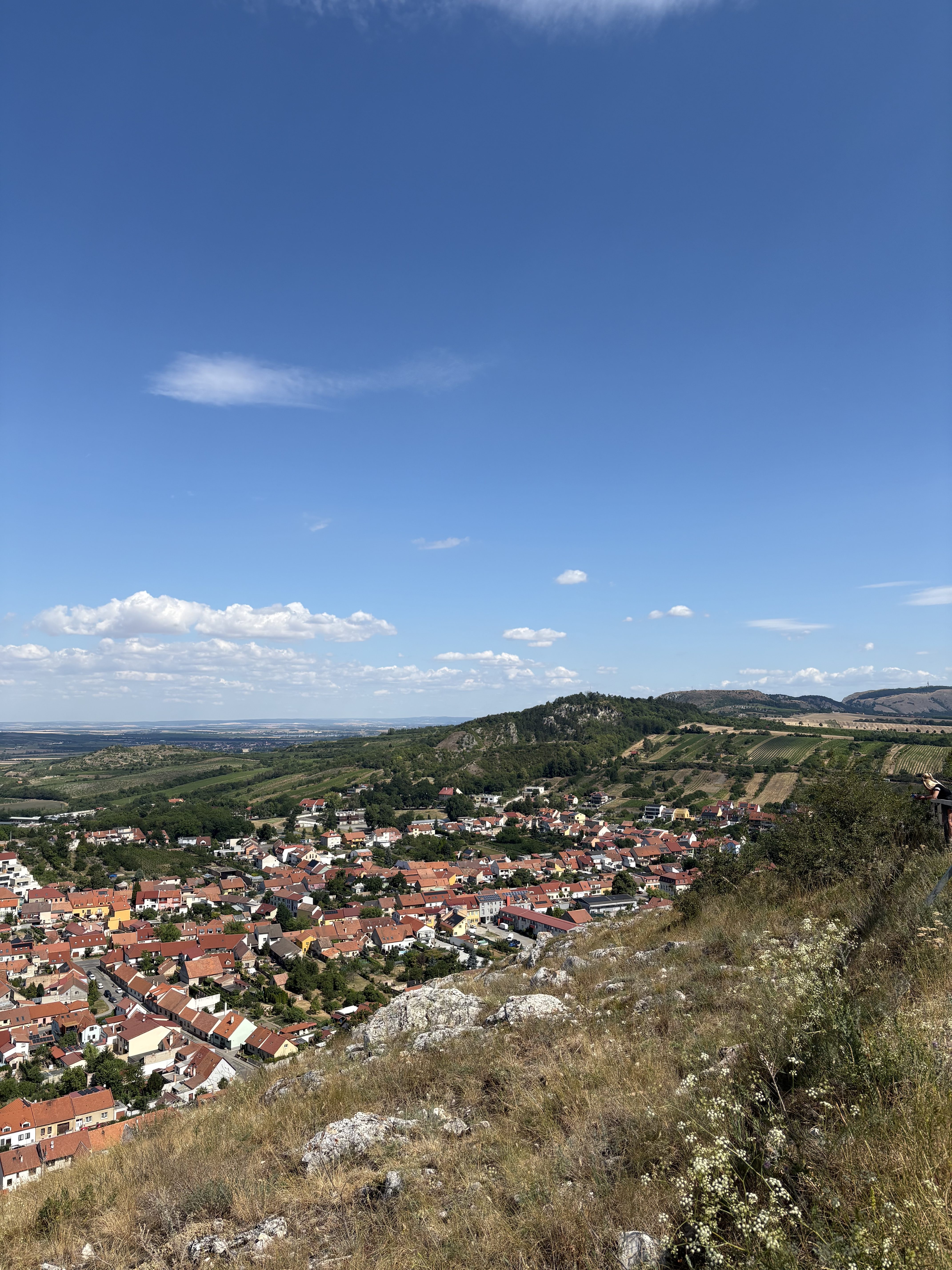 FOTO: Historie, kavárny i výhledy. Mikulov v létě umí okouzlit
