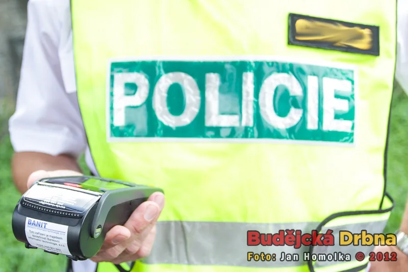 Policie-Novinkou je možnost platit pokuty kartou přes terminál