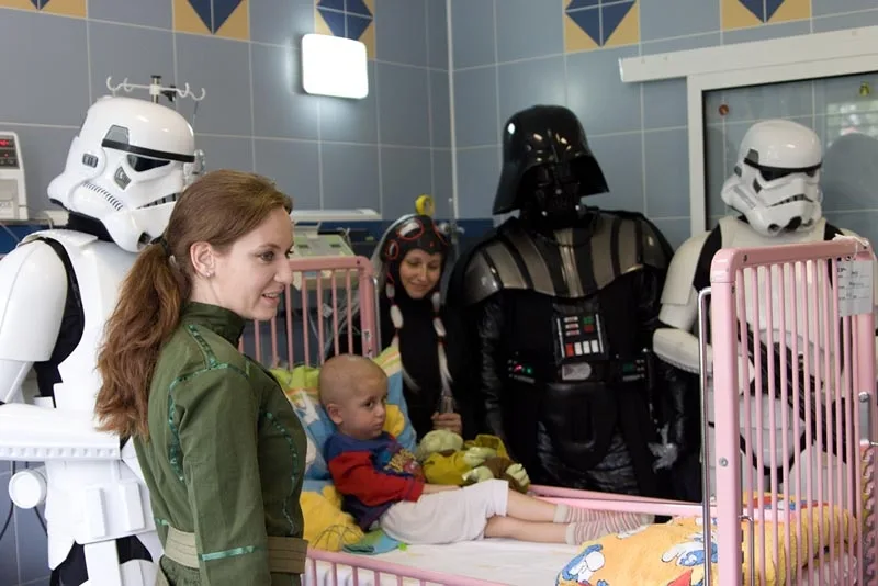 501. legie ze Star Wars navštívila Kliniku dětské onkologie Fakultní nemocnice Brno