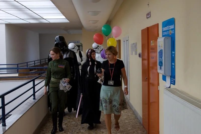 501. legie ze Star Wars navštívila Kliniku dětské onkologie Fakultní nemocnice Brno