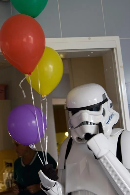501. legie ze Star Wars navštívila Kliniku dětské onkologie Fakultní nemocnice Brno