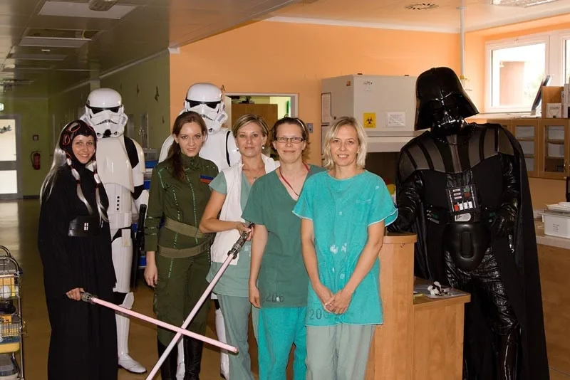 501. legie ze Star Wars navštívila Kliniku dětské onkologie Fakultní nemocnice Brno