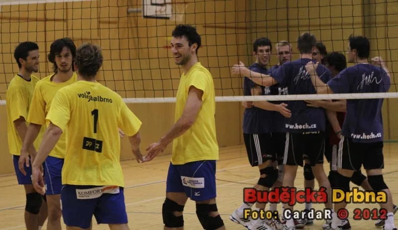 Radost Jihostroje (v černém)