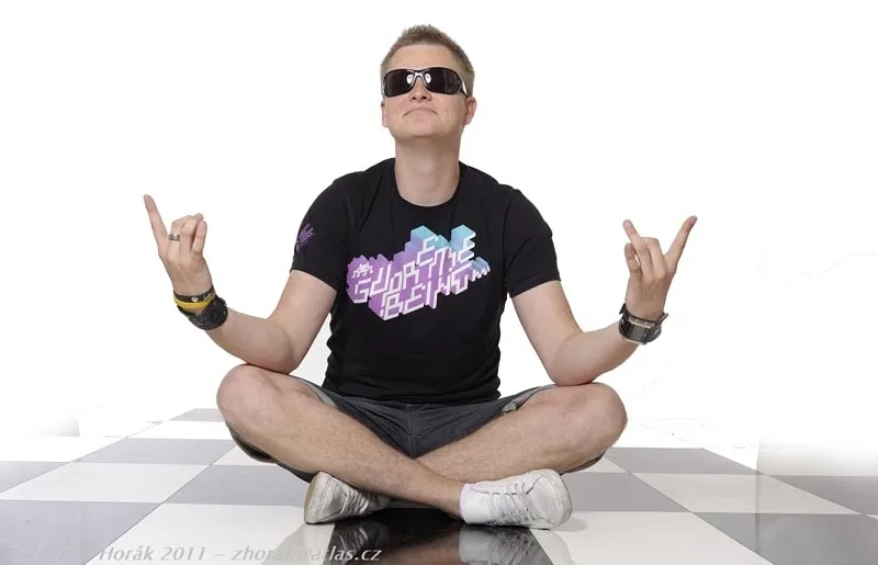 Finálový večer Maturantky Roku 2013 budou uvádět moderátoři Fajn radia Kazma (na snímku) a Bruno