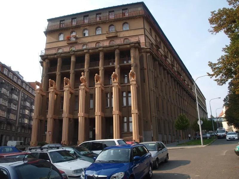 Nemocnice - Poliklinika, Brno-Veveří, Zahradníkova ulice