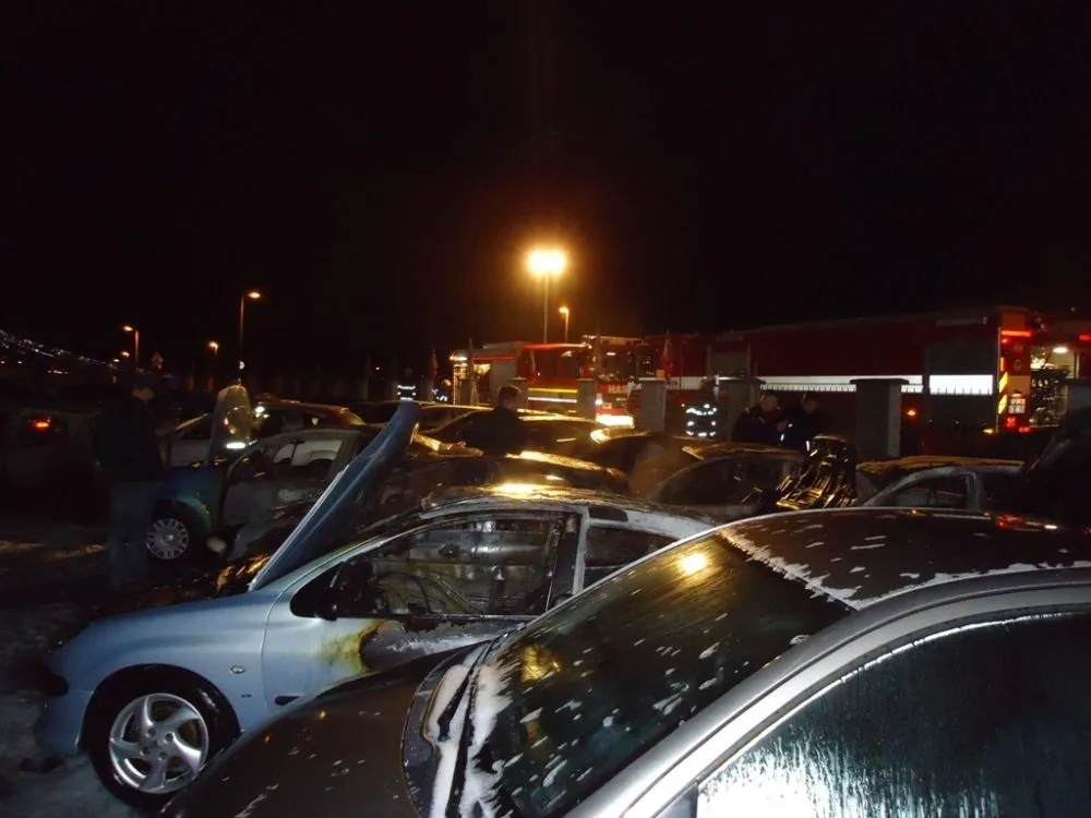 Požár v autobazaru4