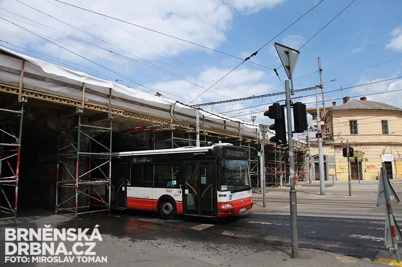 Oprava železničního viaduktu na Křenové ulici/Kolišti