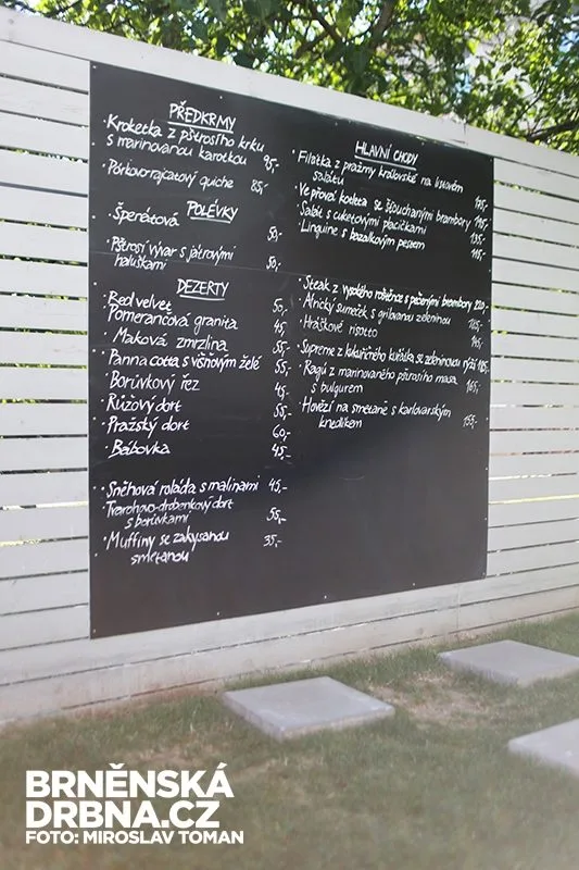 Pravidelně obměňované menu si přečtete na tabuli