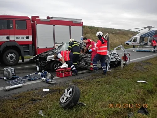 Nehoda u Holubic zastavila provoz na Slavkov na několik hodin, foto: HZS JMK