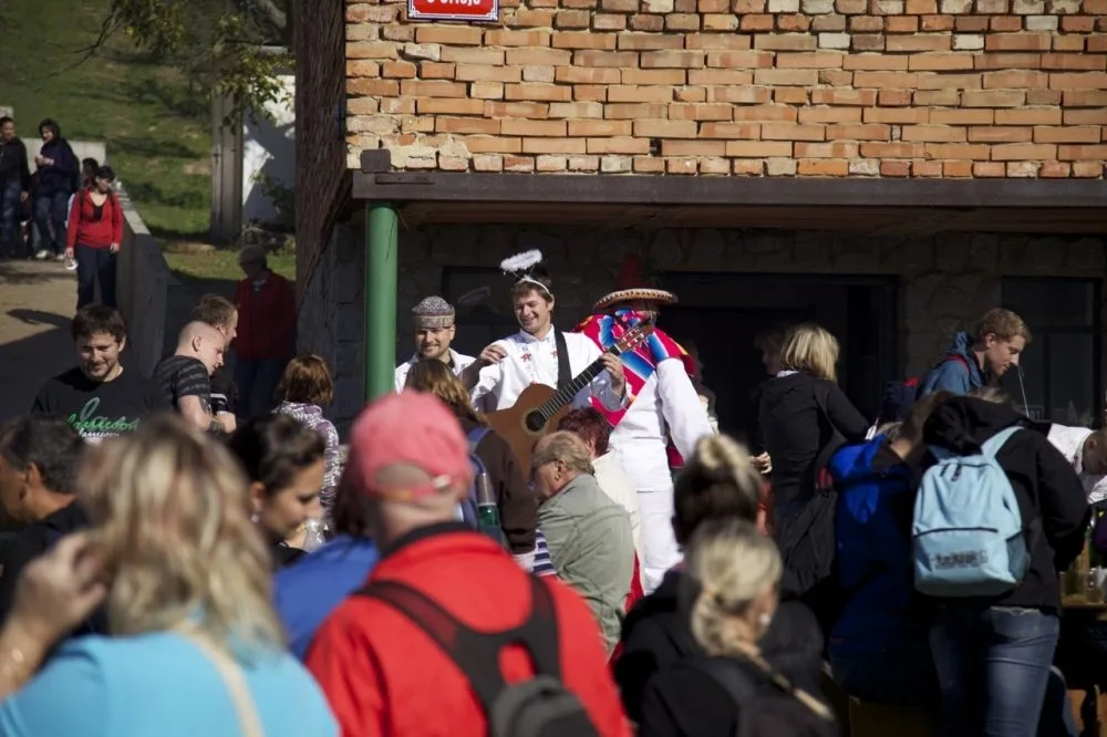 Z Pochodu slováckými vinohrady 2012, foto: Brněnská drbna