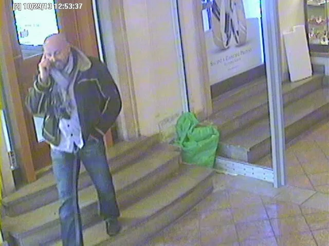 Snímek zloděje z kamery, zdroj: Policie ČR