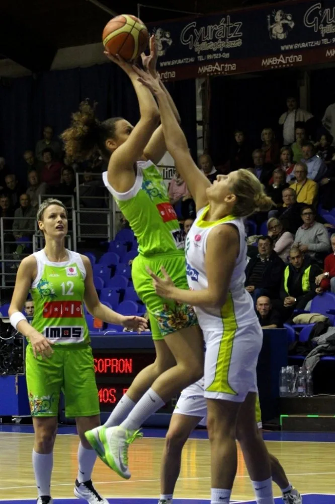 Zakončení Danielle Hamilton v utkání v Šoproni. Zdroj: IMOS Brno 