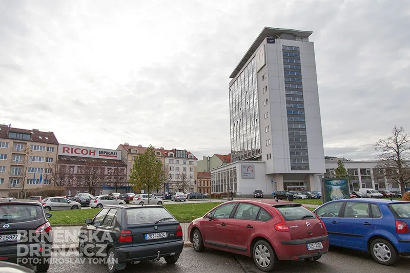 Čtyřicet metrů vysoká budova BVV, foto: Brněnská Drbna