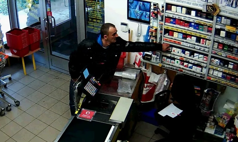 Policisté pátrají po totožnosti zloděje, foto: Policie ČR