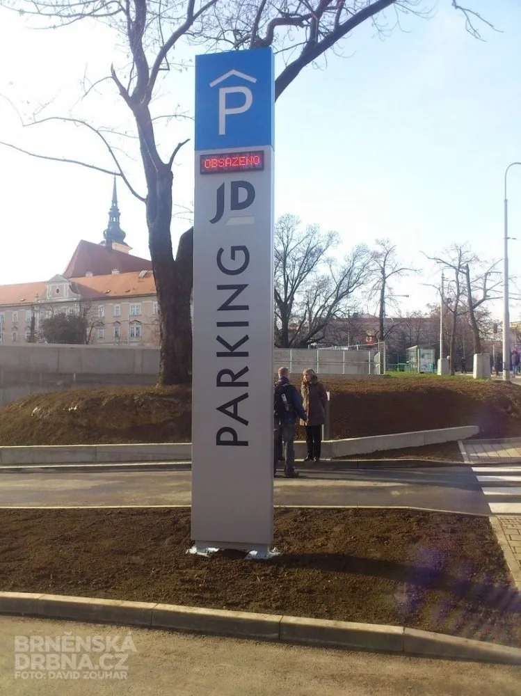 U Janáčkova divadla lidé zaparkují od prosince, foto: Brněnská Drbna, David Zouhar