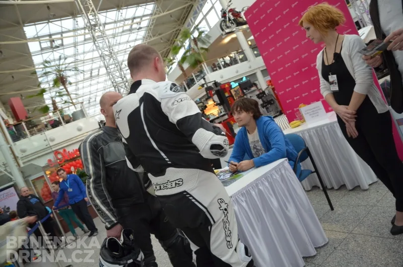 Na autogramiádě nechyběli ani motorkáři, foto: Brněnská Drbna, Hana Mikešová