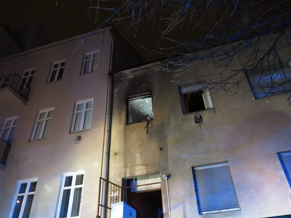 Požár bytu v Černých Polích, foto: HZS JMK