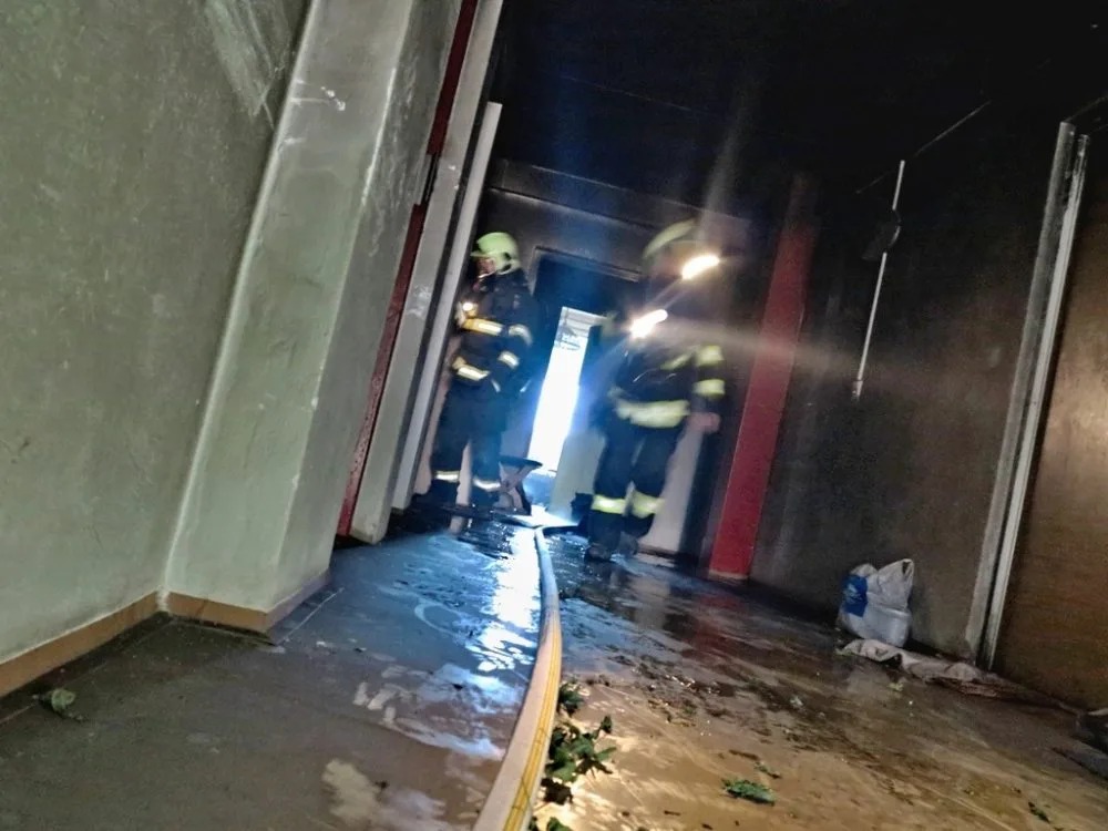 Hasiči likvidovali požár v Prušánecké ulici na Vinohradech, foto: hasiči JMK
