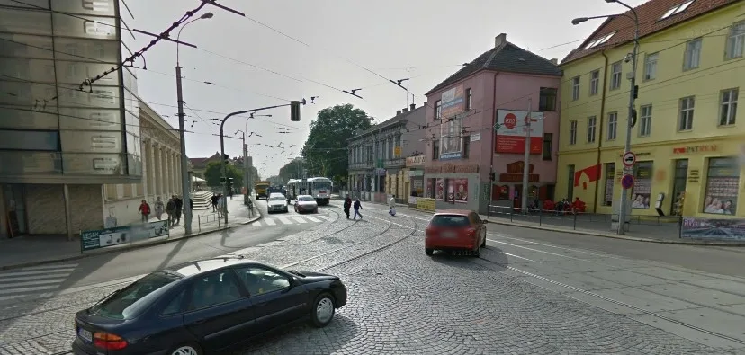 Křižovatka Kosmovy ulice a Palackého třídy, foto: Google Maps