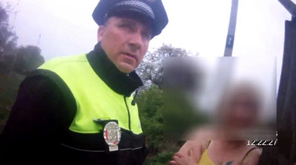 Žena odmítala odejít z kolejí, foto: Městská policie Brno