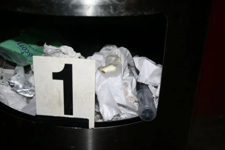 Fix odhodil do odpadkového koše, foto: Policie ČR