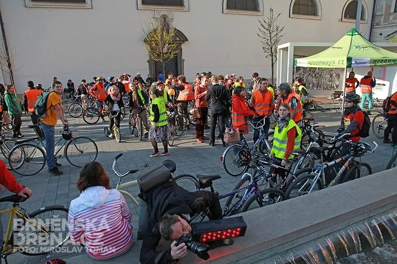 Na cyklojízdě se sešlo přes tři sta lidí, foto: Brněnská Drbna, Miroslav Toman