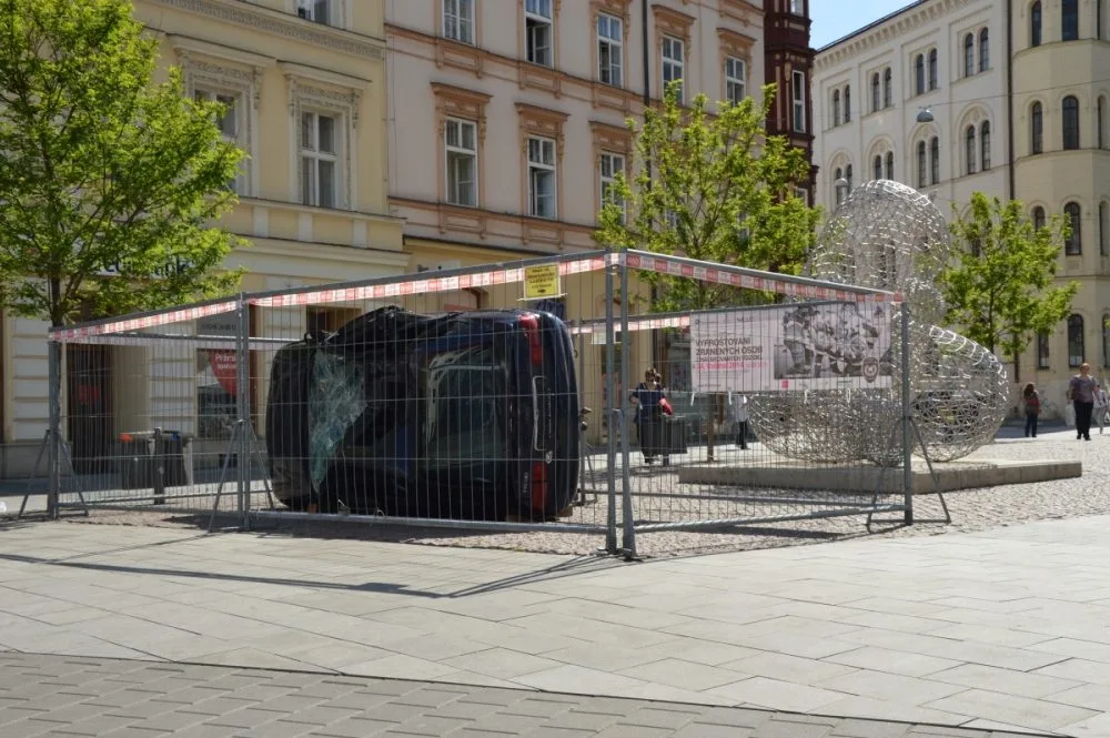 V centru Brna se objevila auta po nehodách, foto: HZS JMK