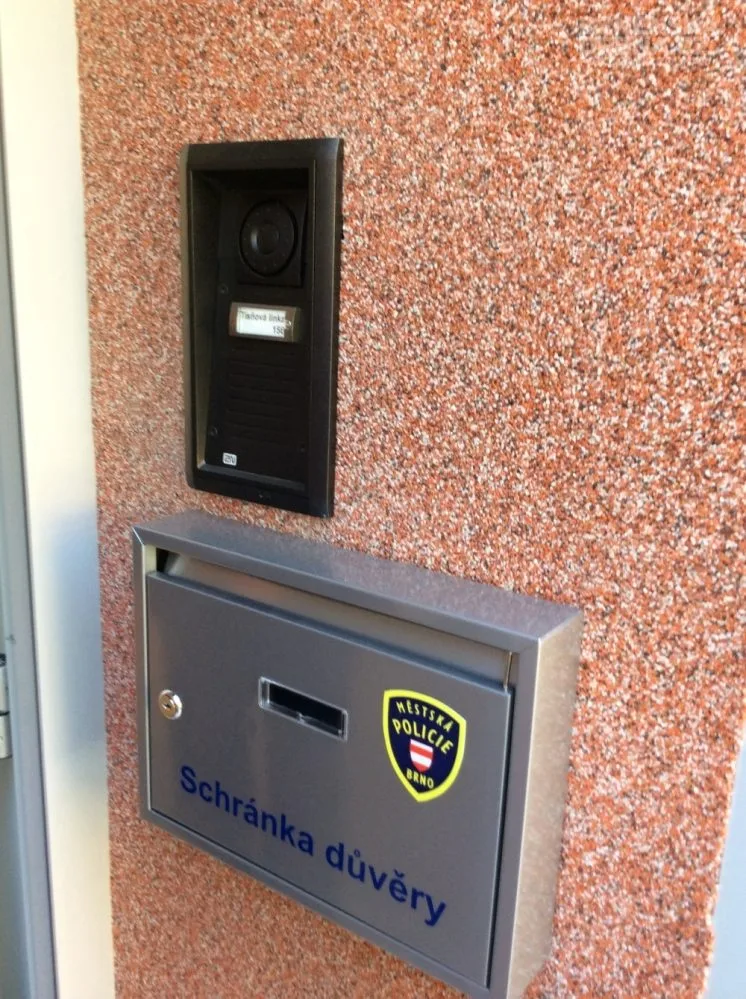 V případě ohrožení funguje kontaktní místo také jako bezpečnostní úkryt, foto: Brněnská Drbna, David Zouhar