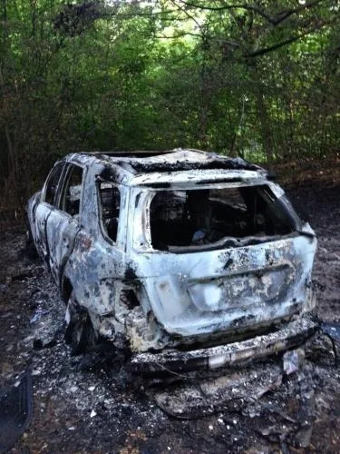 Když už muž auto nepotřeboval, zapálil ho, foto: Policie ČR