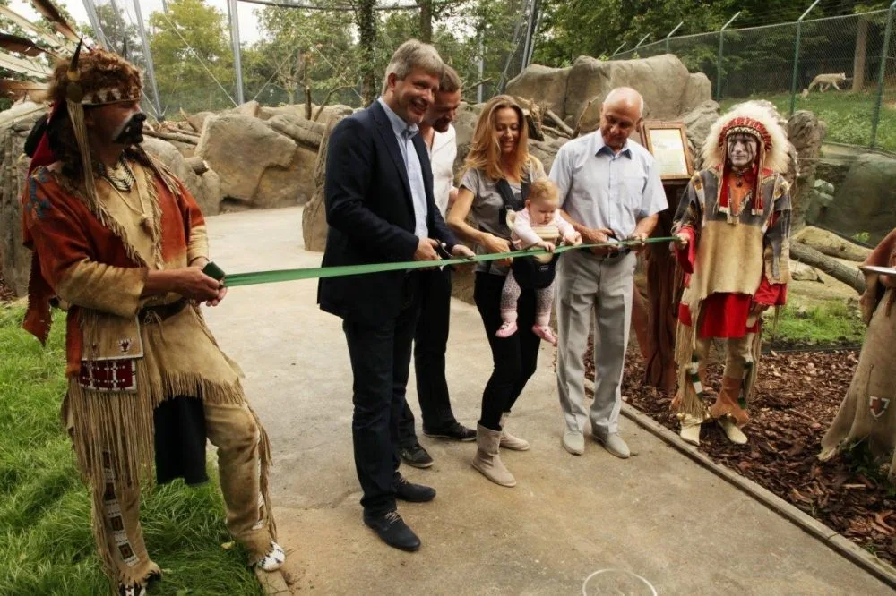 Přestřižení pásky nové voliéry, foto: Zoo Brno