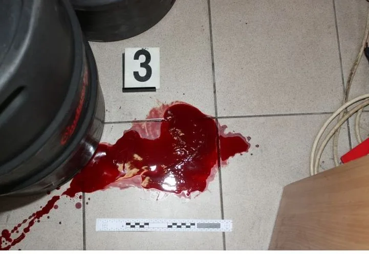 Následky útoku neznámého muže v nonstopu v Bohunicích, foto: Policie ČR