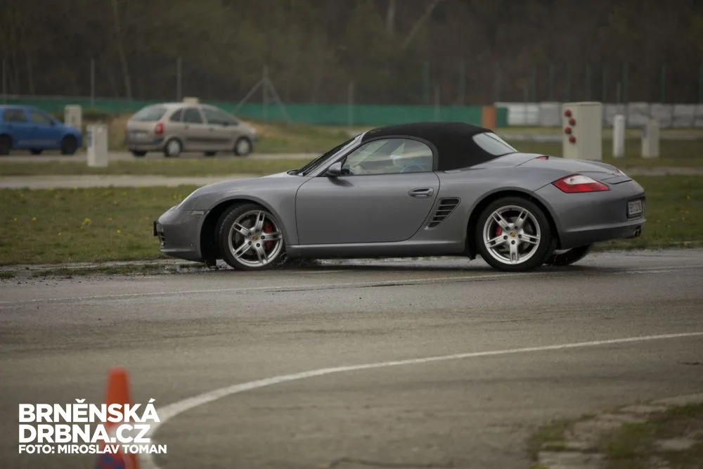 Tuning show na Masarykově automotodromu otevřela okruhovou sezonu, foto- Brněnská Drbna, Miroslav