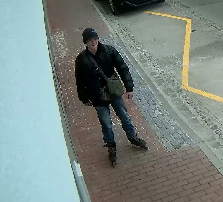 mladik-ktery-z-auta-naseho-ctenare-ukradl-pracovni-naradi