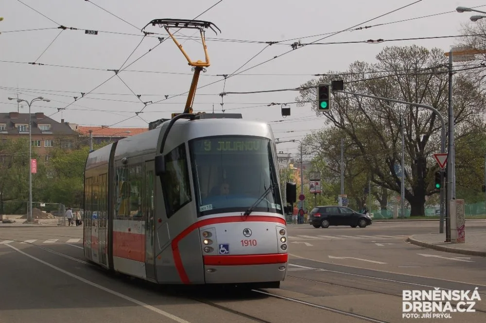 Škoda T13