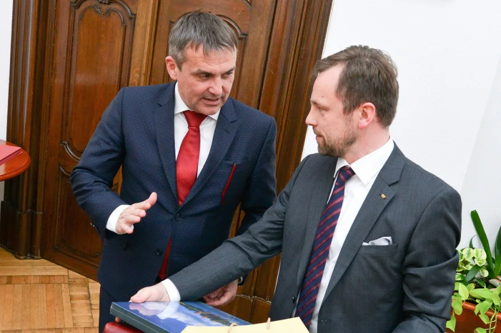 Přijetí velvyslance Litvy v ČR Edvilase Raudonikise primátorem P. Vokřálem