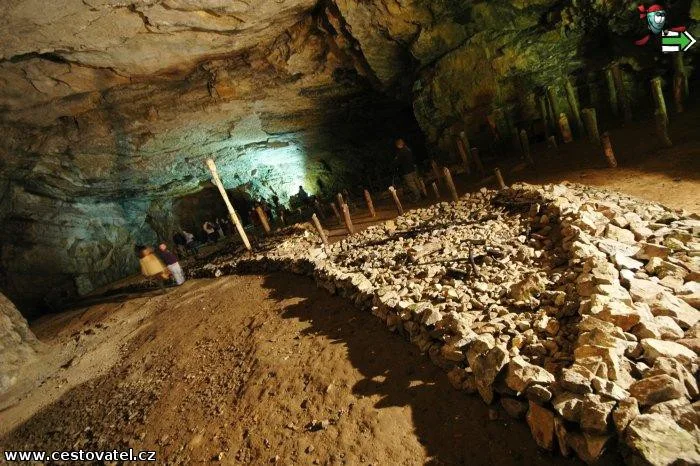 Býčí skála - archeologická expozice, foto: cestovatel.cz