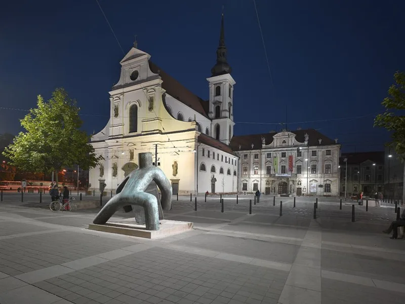 2011-02-23-Moravske-namesti-01