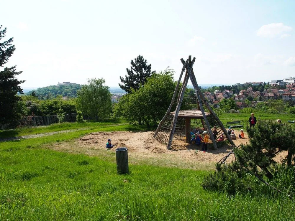 Nové dětské hřiště na Kraví hoře