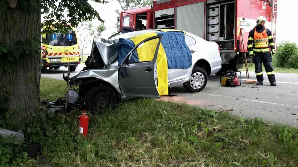 Pondělí bylo plné dopravních nehod. Zemřeli dva lidé