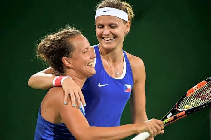 Barbora Strýcová a Lucie Šafářová, foto: facebook