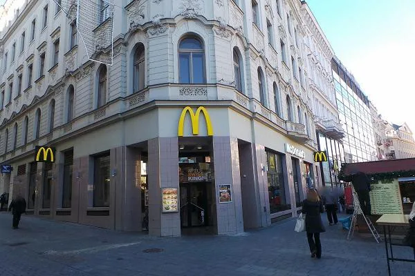 McDonalds na Náměstí Svobody, zdroj: Firmy.cz