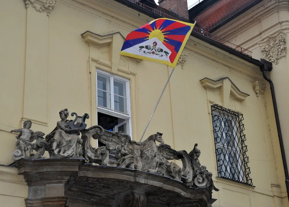 Tibetská vlajka na Nové radnici, zdroj: MMB