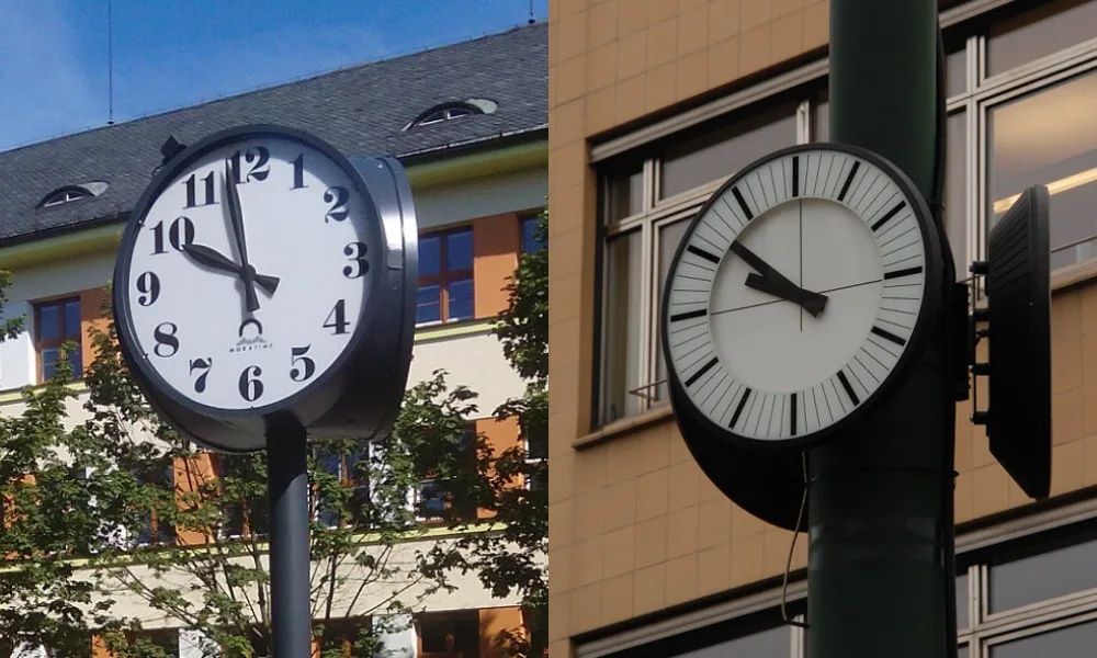 Historizující (vlevo) vs. Moderní hodiny (vpravo), Zdroj: MMB