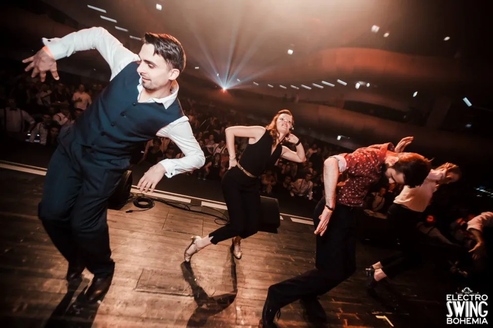 Electroswing fever, Autor: Alena Nikitenko