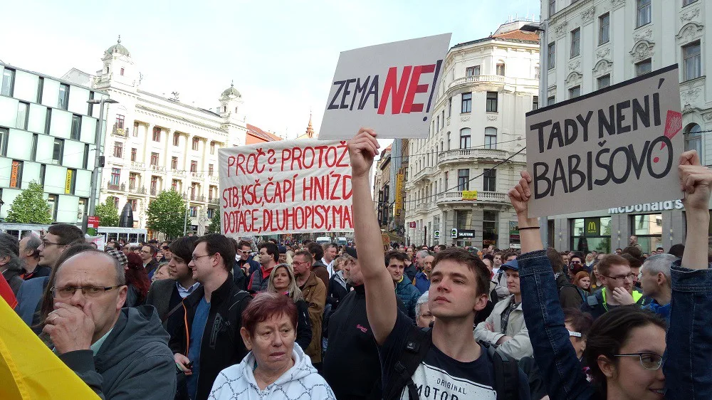 Lidé přišli vyjádřit nespokojenost se současnou politickou scénou, Autor: Martin Šeda