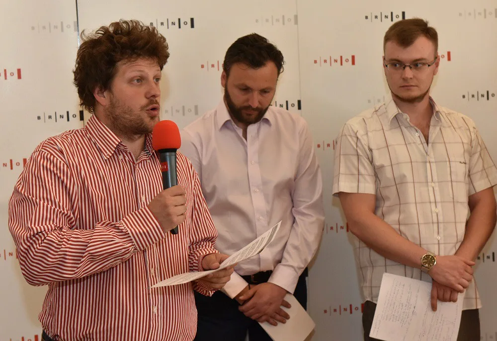 Matěj Hollan představuje projekty sociálního začleňování, zdroj: MMB