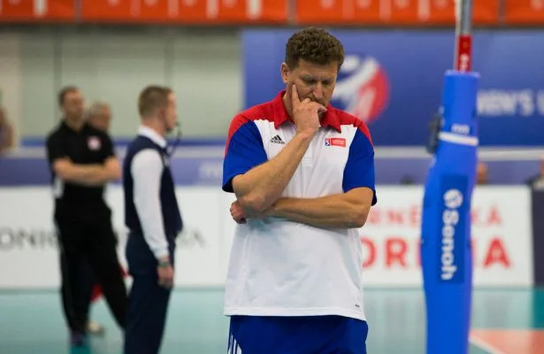 Smutný trenér Ivan Pelikán po prohře s Kanadou