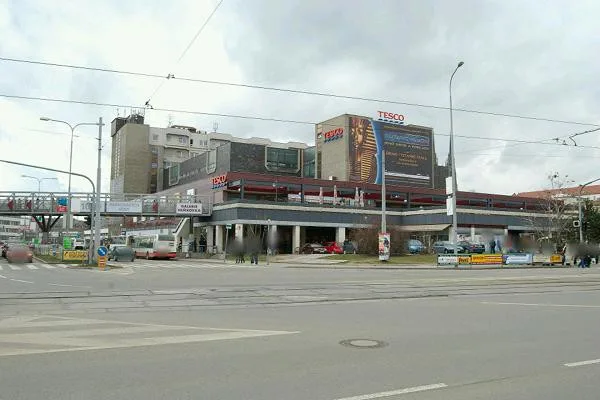 Tesco u hlavního nádraží