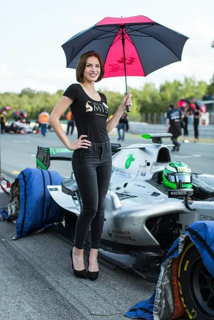 Finalistky České Miss na závodním okruhu